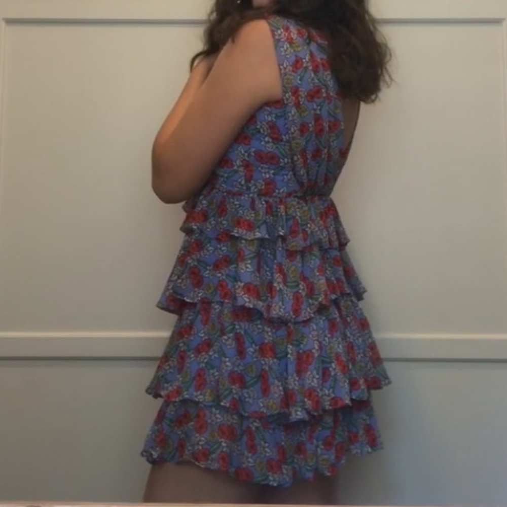 Super cute floral dress! Size small